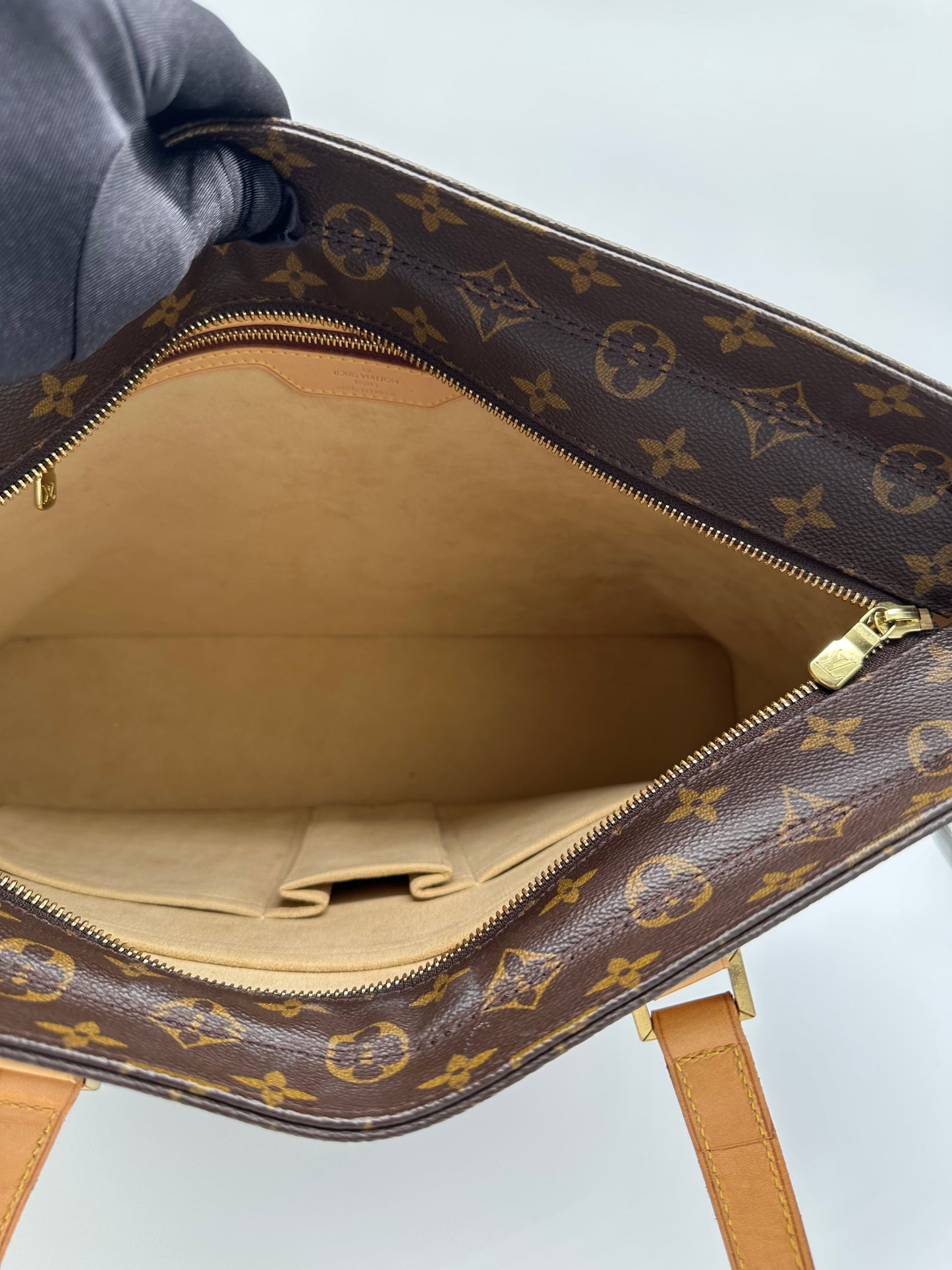 Luxury Soluciens Pre-Owned Louis Vuitton Vintage Luco Tote in Monogram Coated Canvas