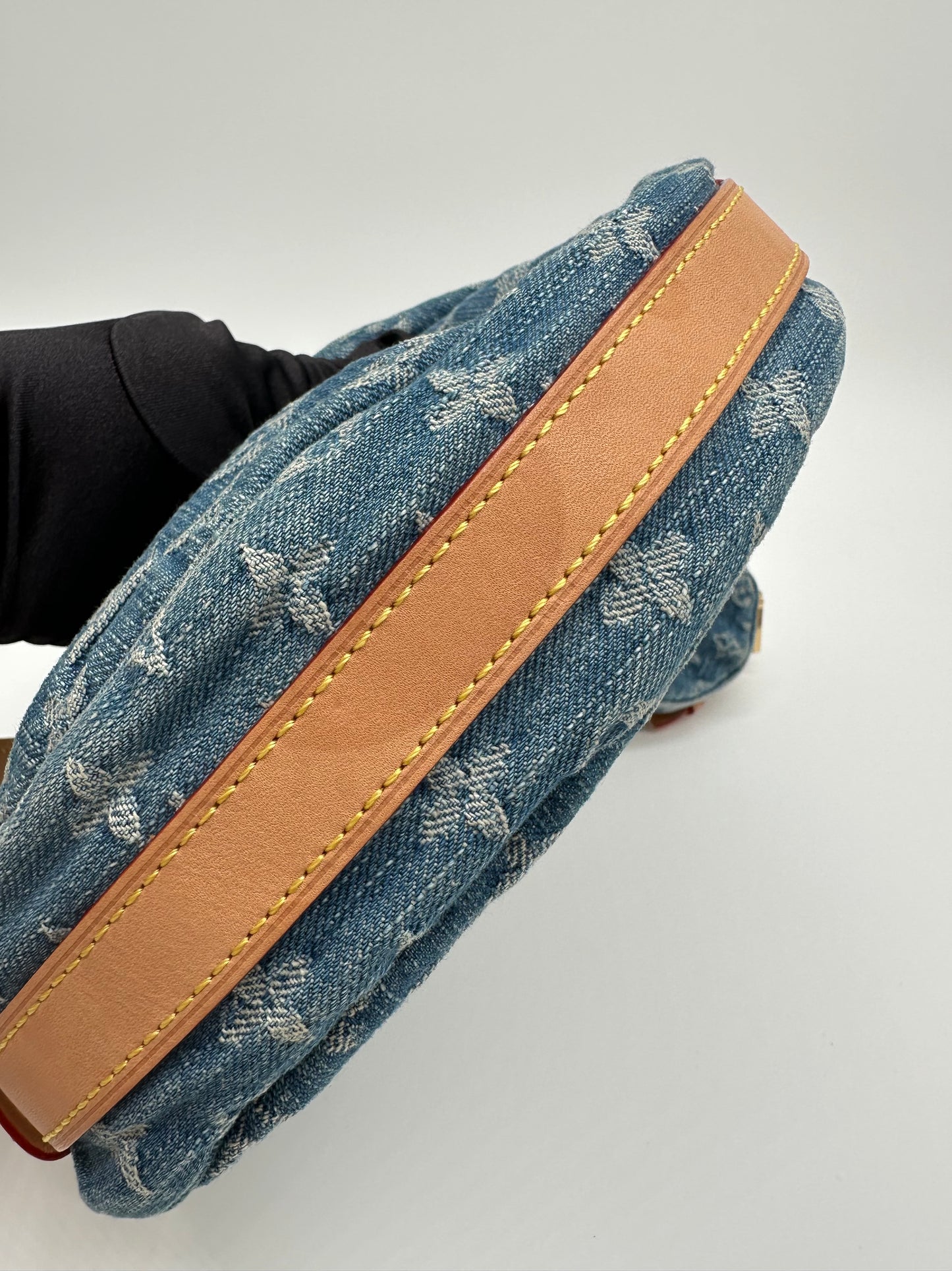 Luxury Soluciens Pre-owned Louis Vuitton Denim Double Croissant