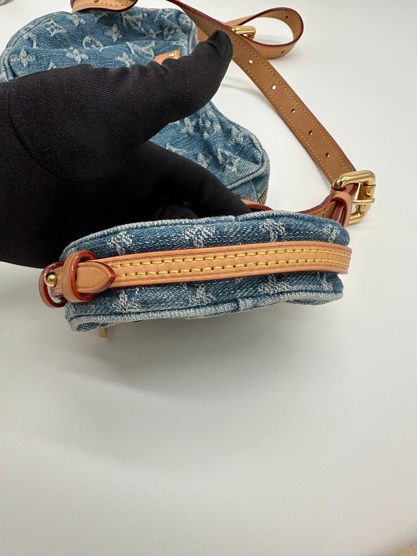 Luxury Soluciens Pre-owned Louis Vuitton Denim Double Croissant