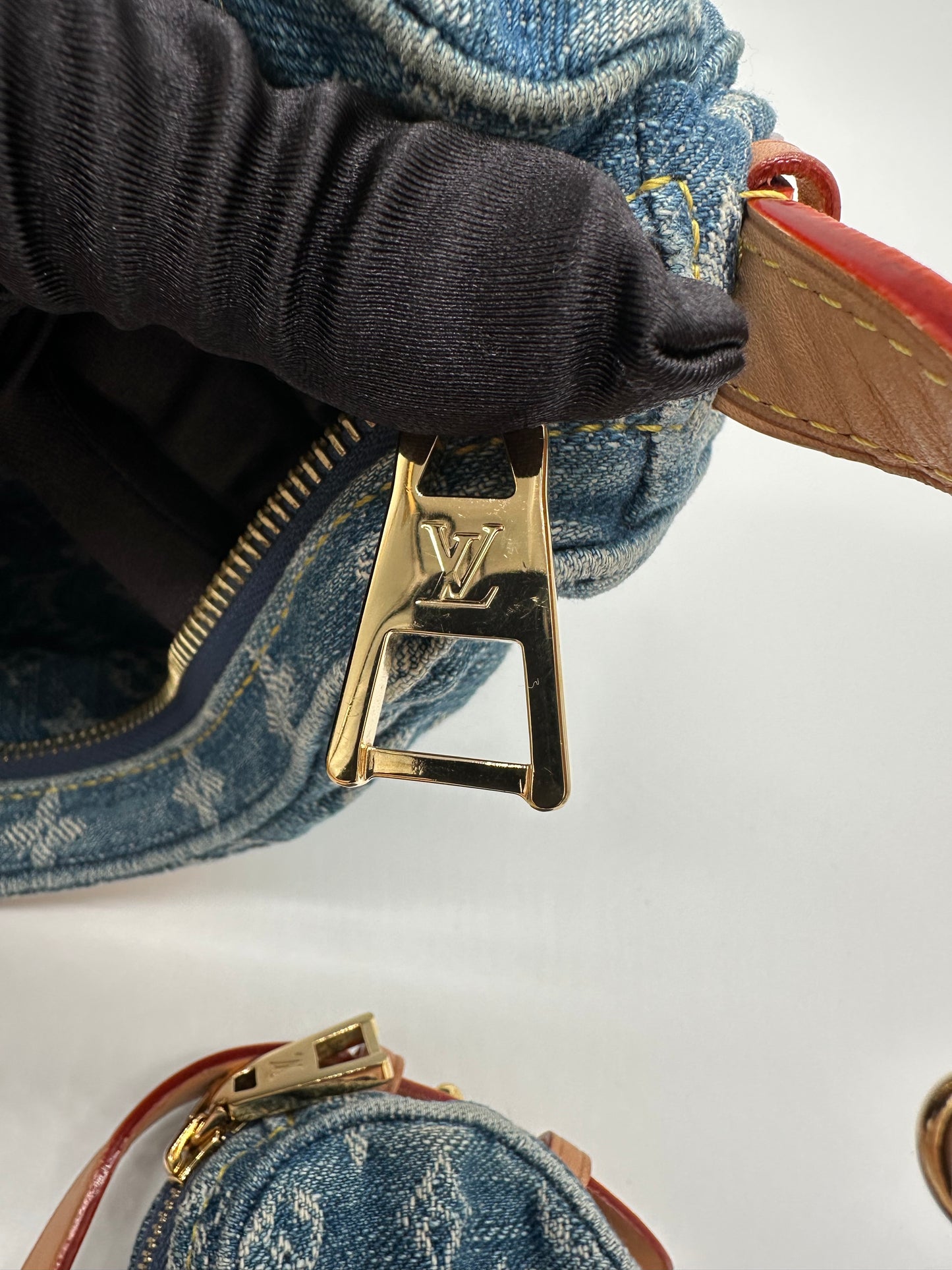 Luxury Soluciens Pre-owned Louis Vuitton Denim Double Croissant