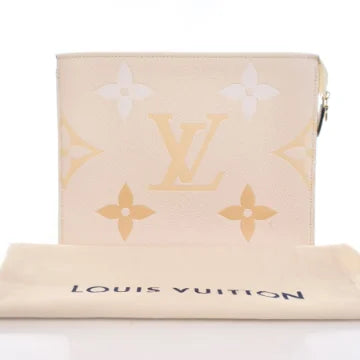Luxury Soluciens Pre-owned Louis Vuitton By the Pool Toiletry 26