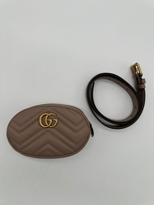 Luxury Soluciens Pre-owned Gucci beige leather Marmont belt bag with antiqued bronze hardware