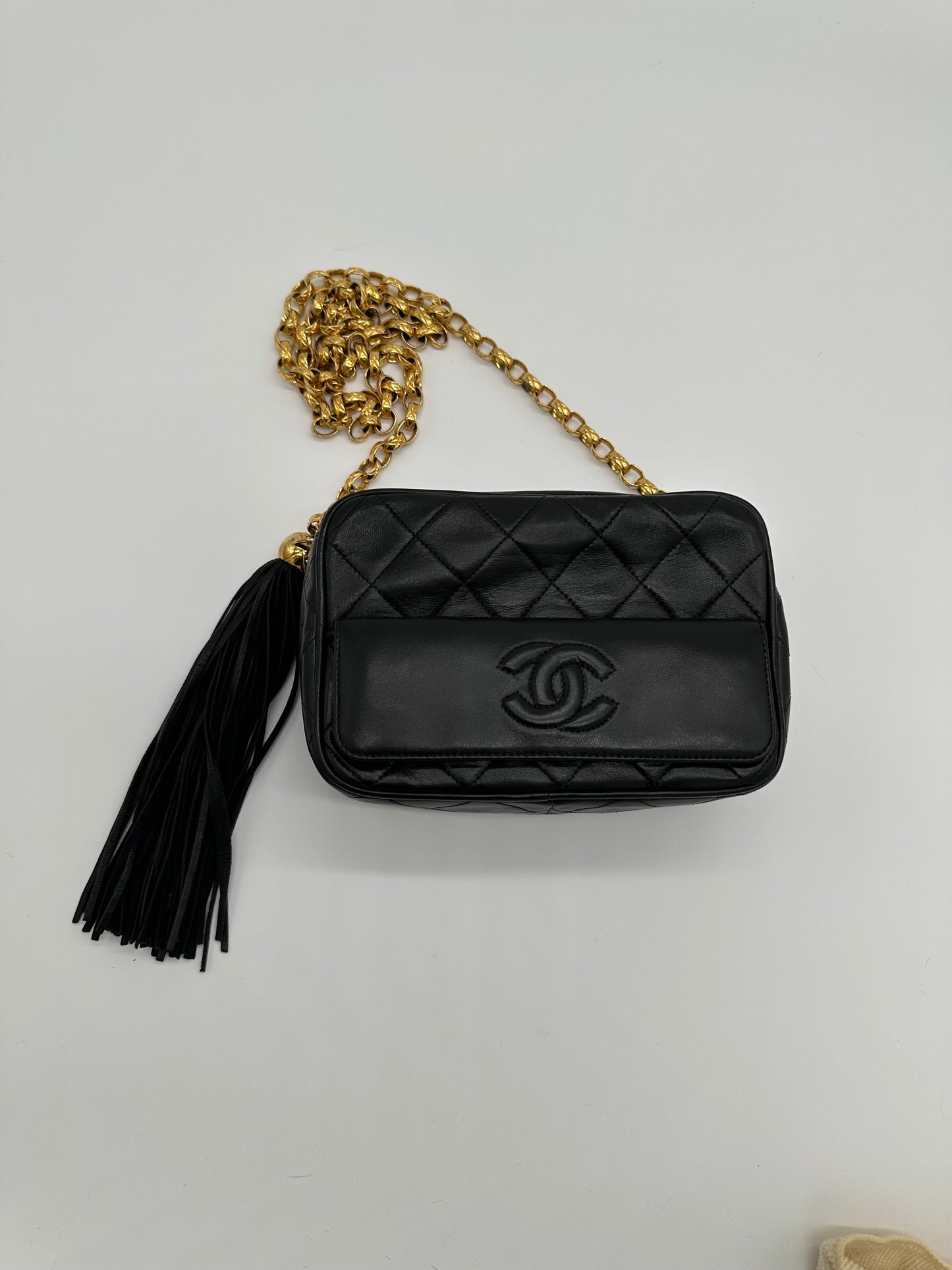 Luxury Soluciens Pre-owned Chanel Vintage lambskin camera bag with fringe tassel detail