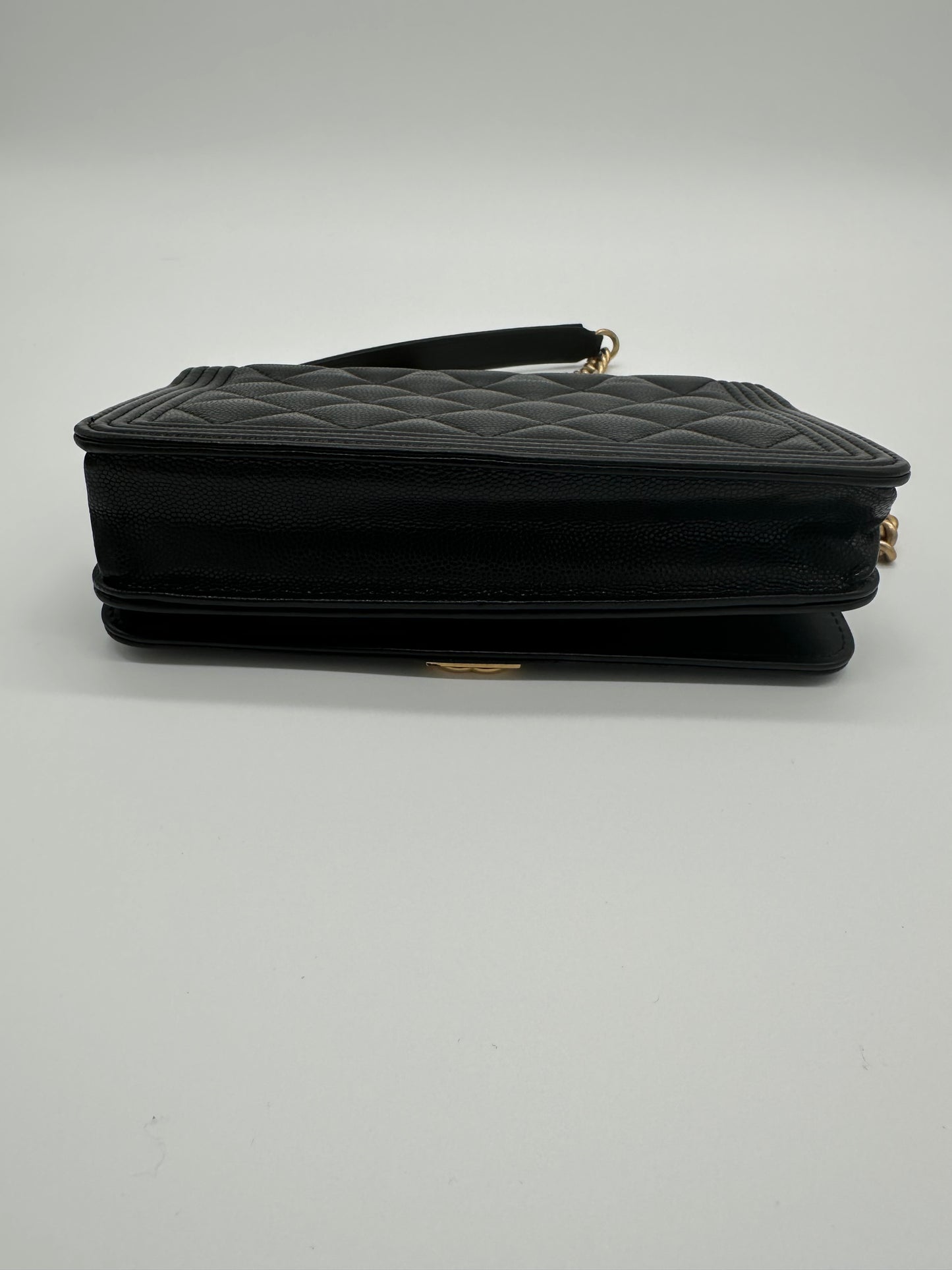 Luxury Soluciens Pre-Owned Chanel Wallet On a Chain in Black Caviar Leather