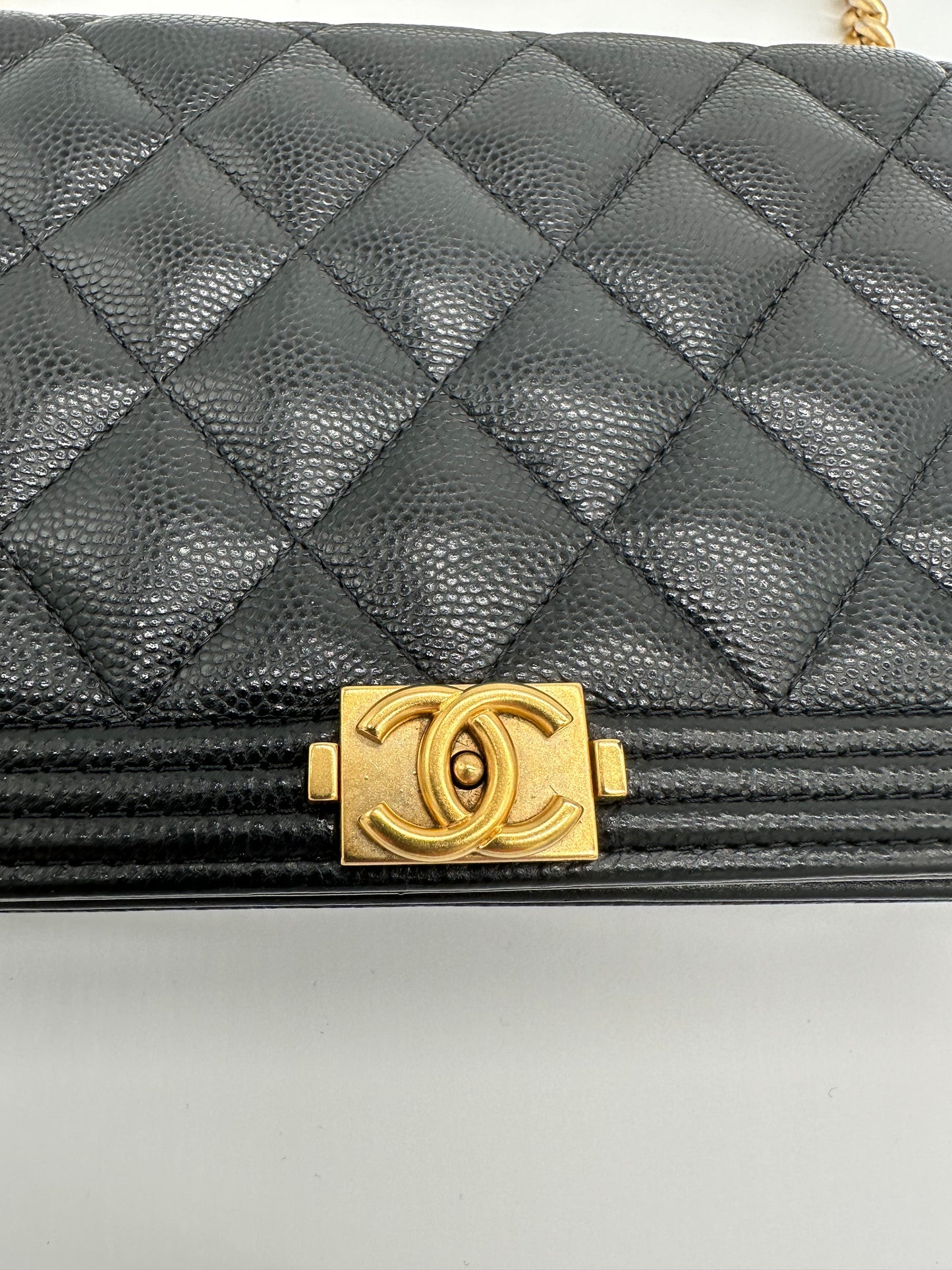 Luxury Soluciens Pre-Owned Chanel Wallet On a Chain in Black Caviar Leather