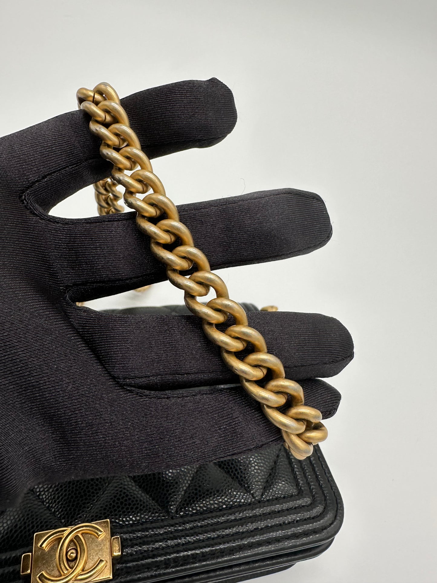 Luxury Soluciens Pre-Owned Chanel Wallet On a Chain in Black Caviar Leather