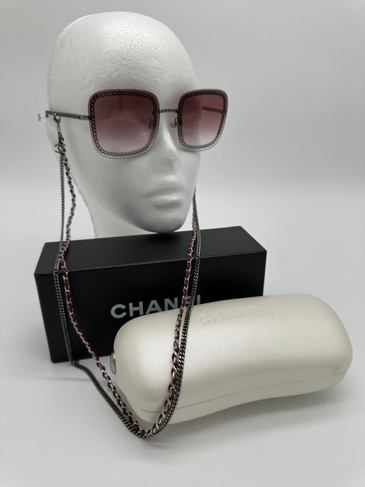 Luxury Soluciens Pre-Owned Chanel Sunnies in Silver Tone