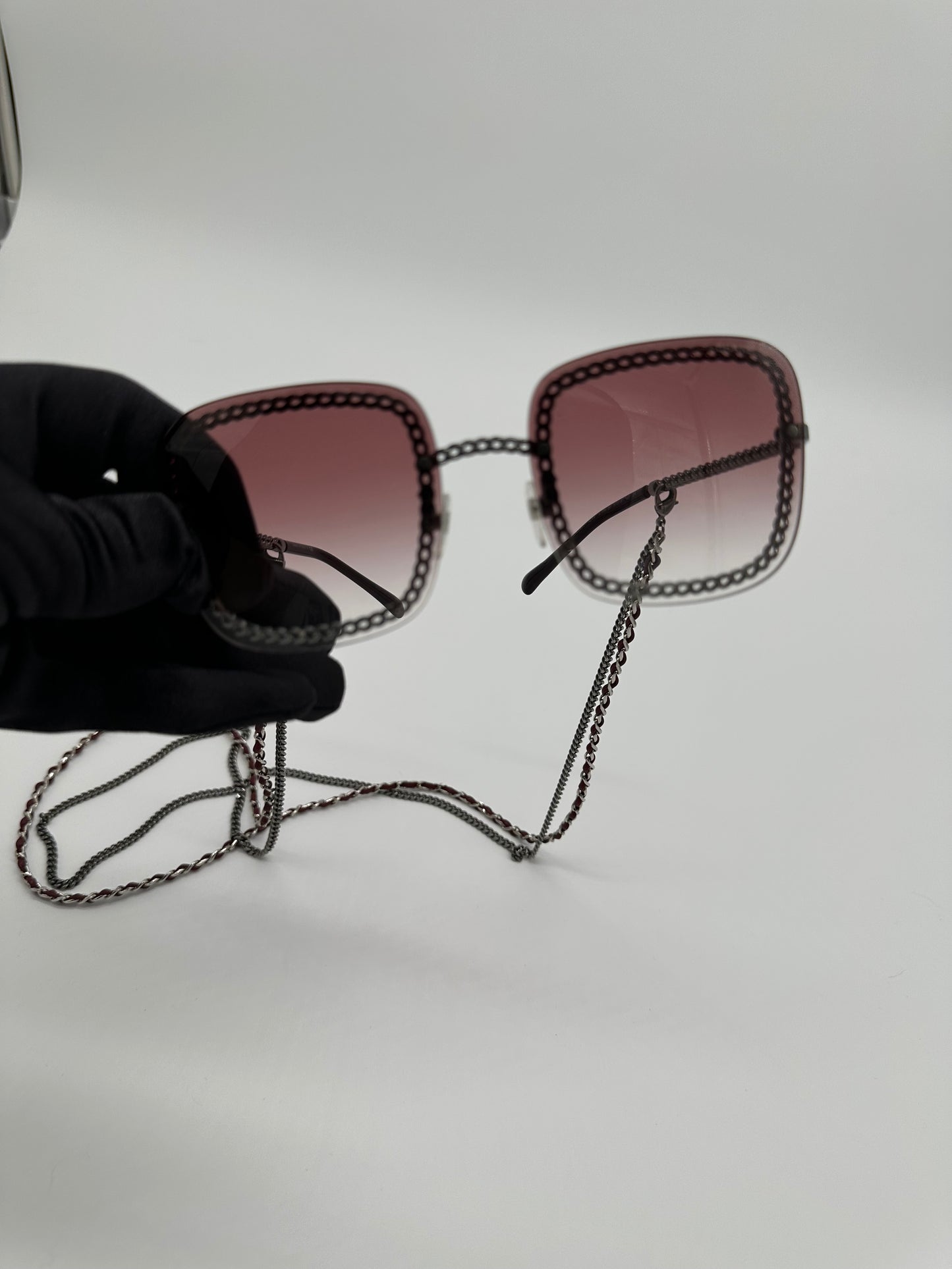 Luxury Soluciens Pre-Owned Chanel Sunnies in Silver Tone