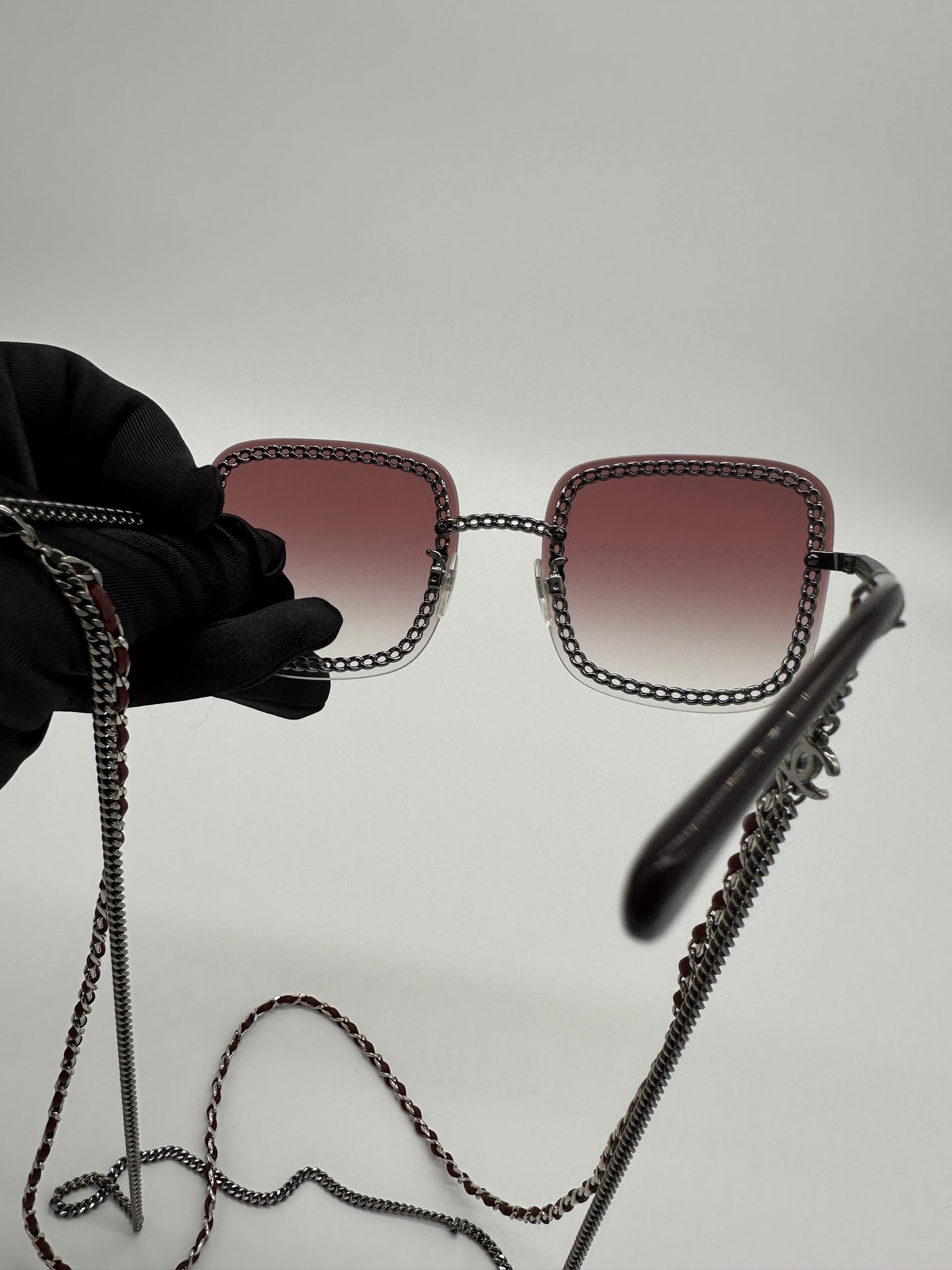 Luxury Soluciens Pre-Owned Chanel Sunnies in Silver Tone
