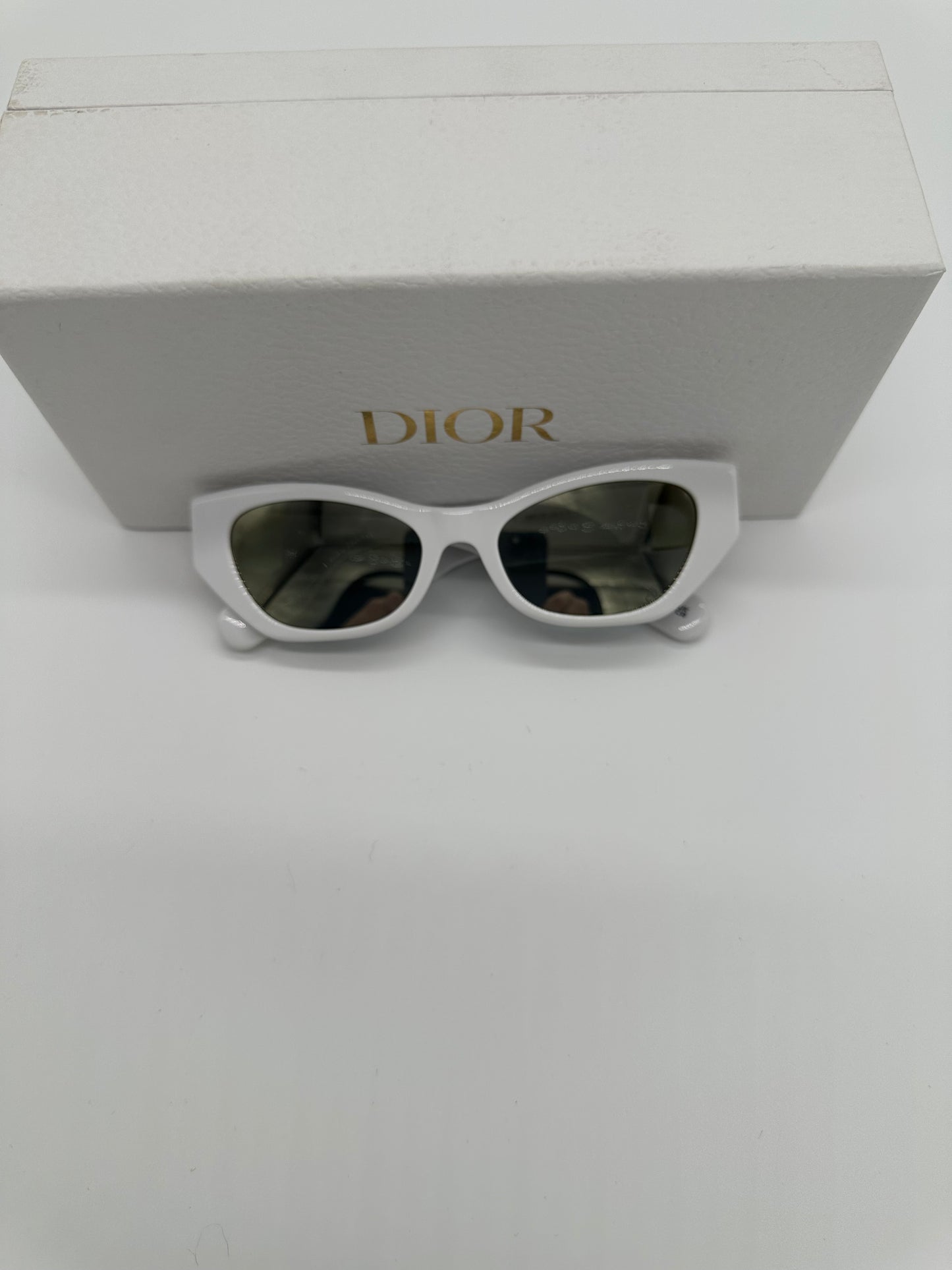 Luxury Soluciens Pre-Owned Dior Cannage White Slim Sunglasses