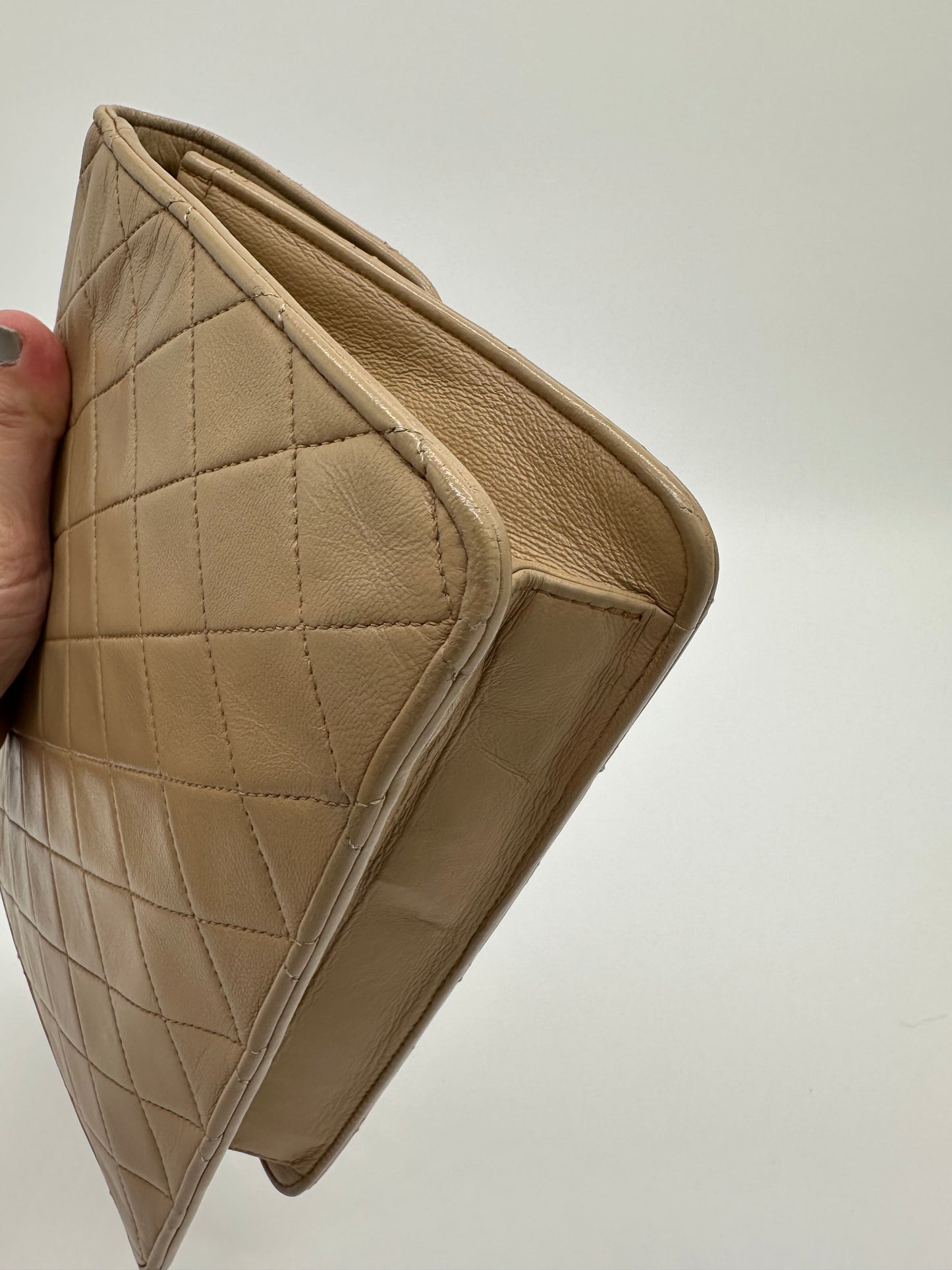 Luxury Soluciens Pre-Owned Vintage Chanel Tan Double Turn Lock Lambskin Leather Bag
