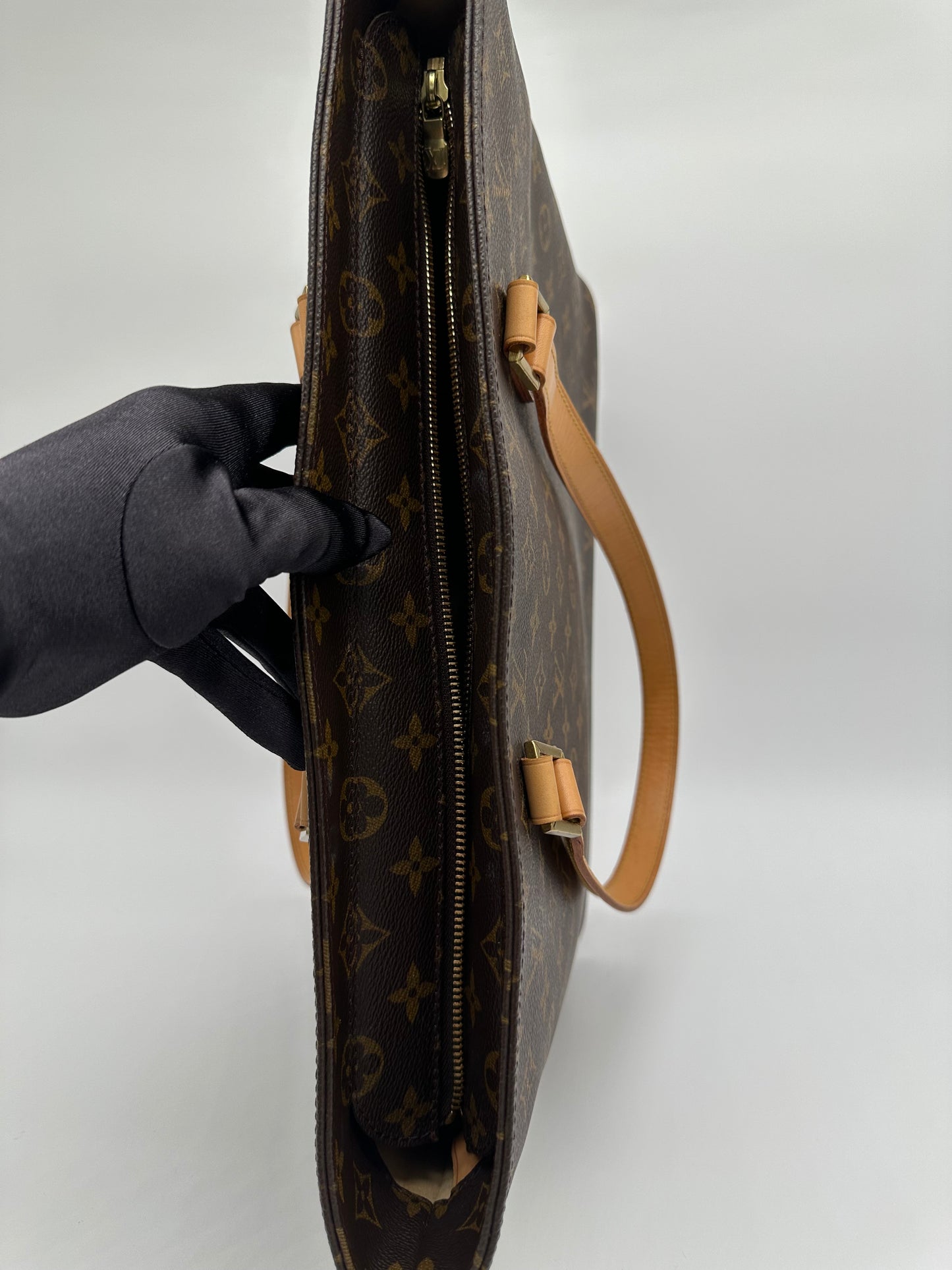 Luxury Soluciens Pre-Owned Louis Vuitton Vintage Luco Tote in Monogram Coated Canvas
