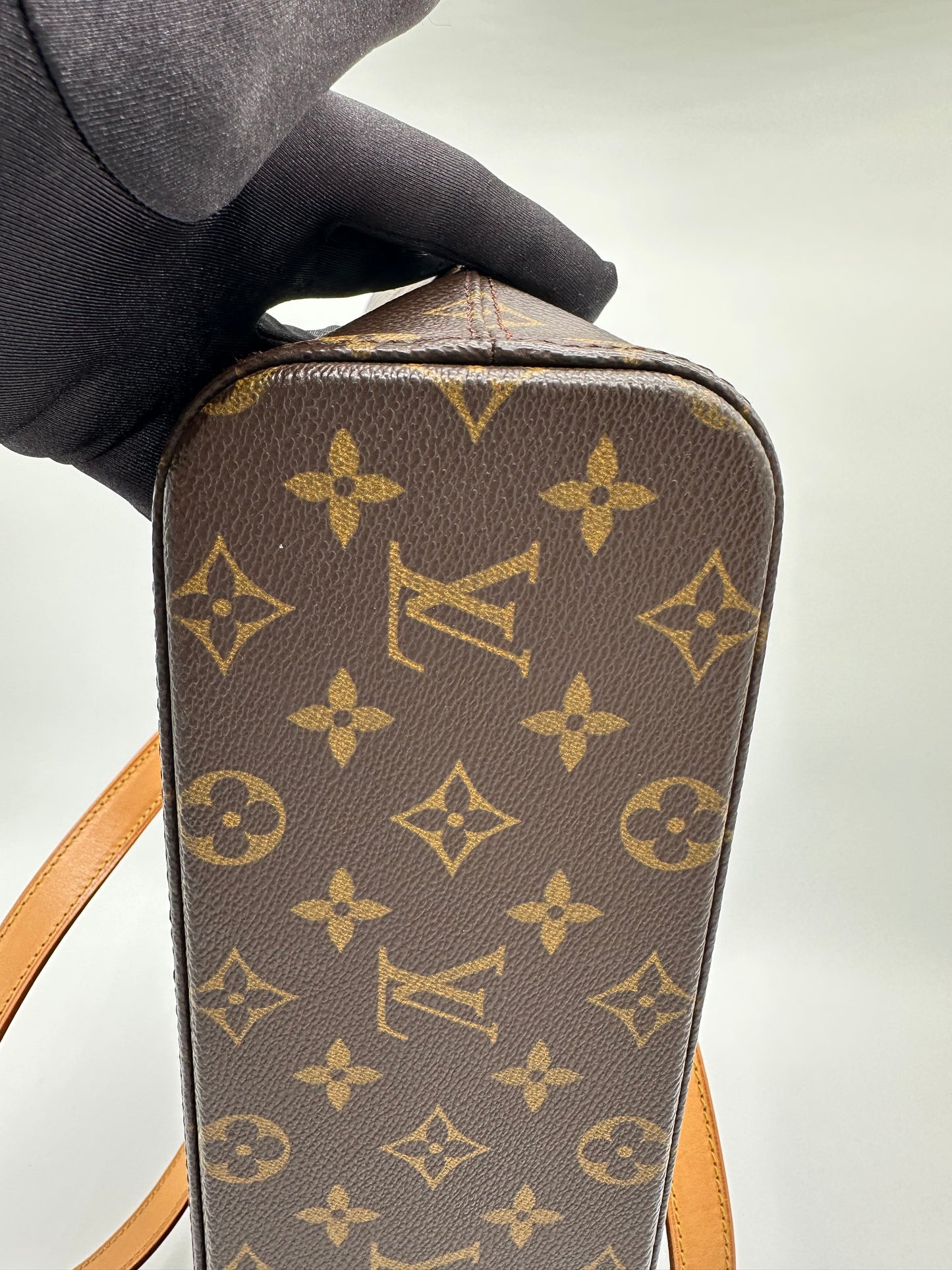 Luxury Soluciens Pre-Owned Louis Vuitton Vintage Luco Tote in Monogram Coated Canvas