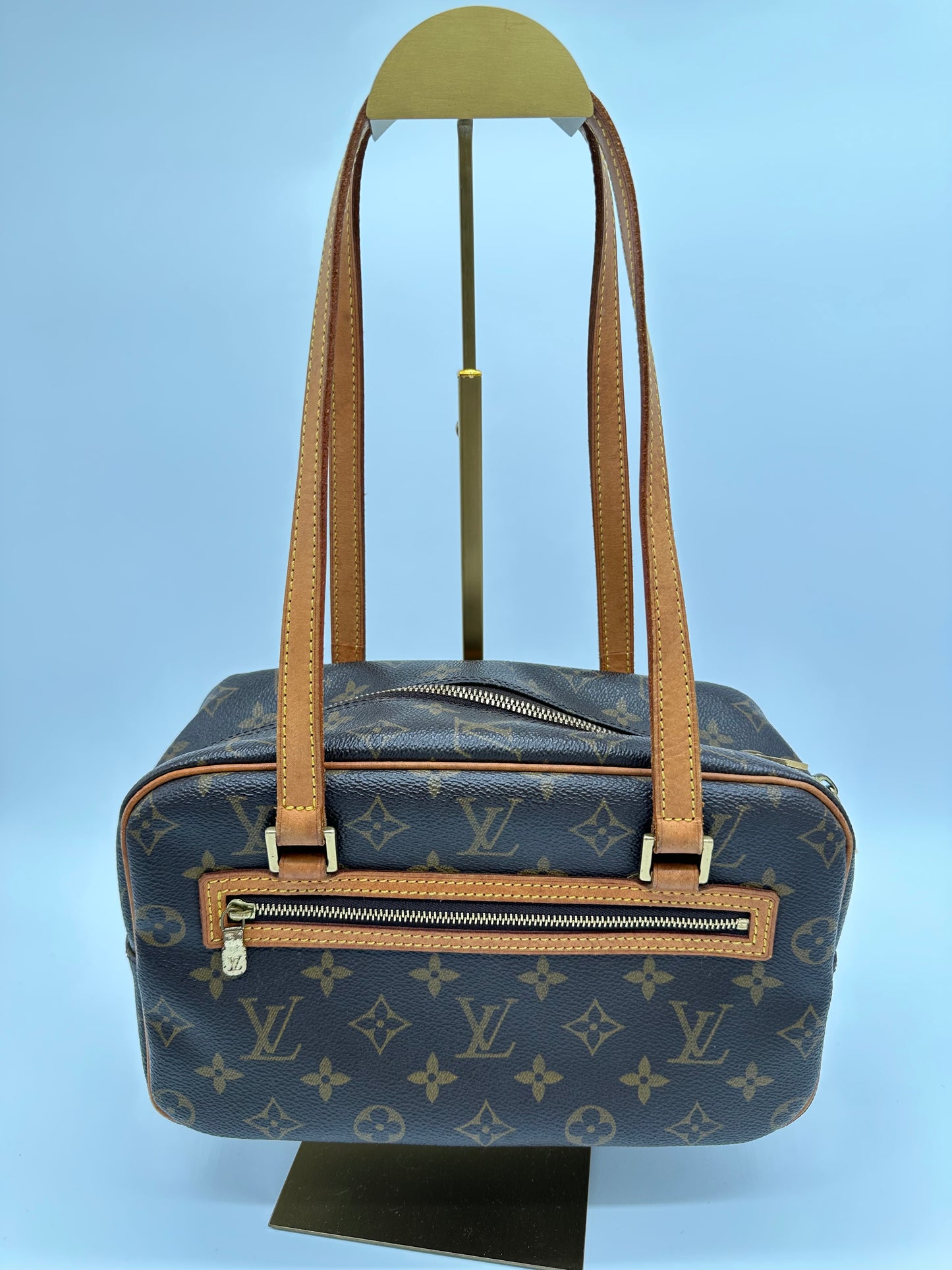 Luxury Soluciens Pre-Owned Louis Vuitton Vintage Cite Bag in Monogram Coated Canvas