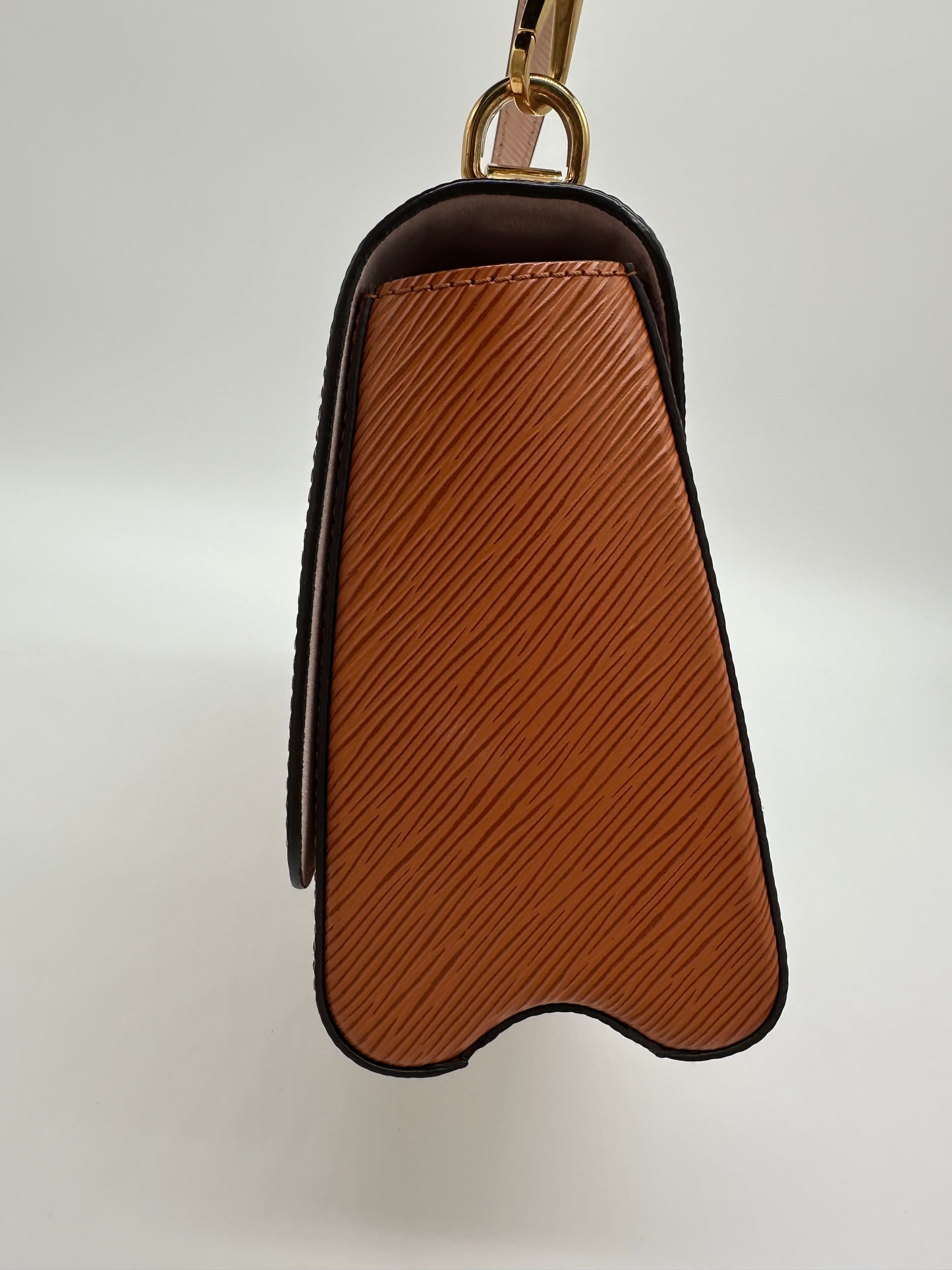 Luxury Soluciens Pre-Owned Louis Vuitton MM Epic Leather Twist